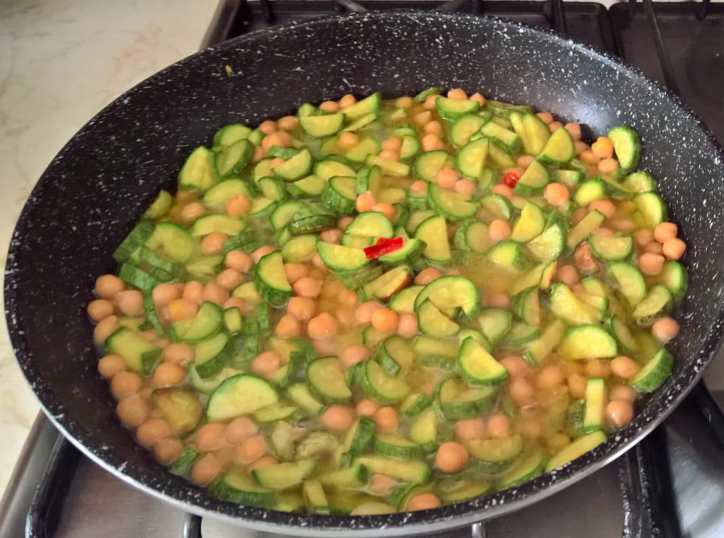 casarecce ceci e zucchine